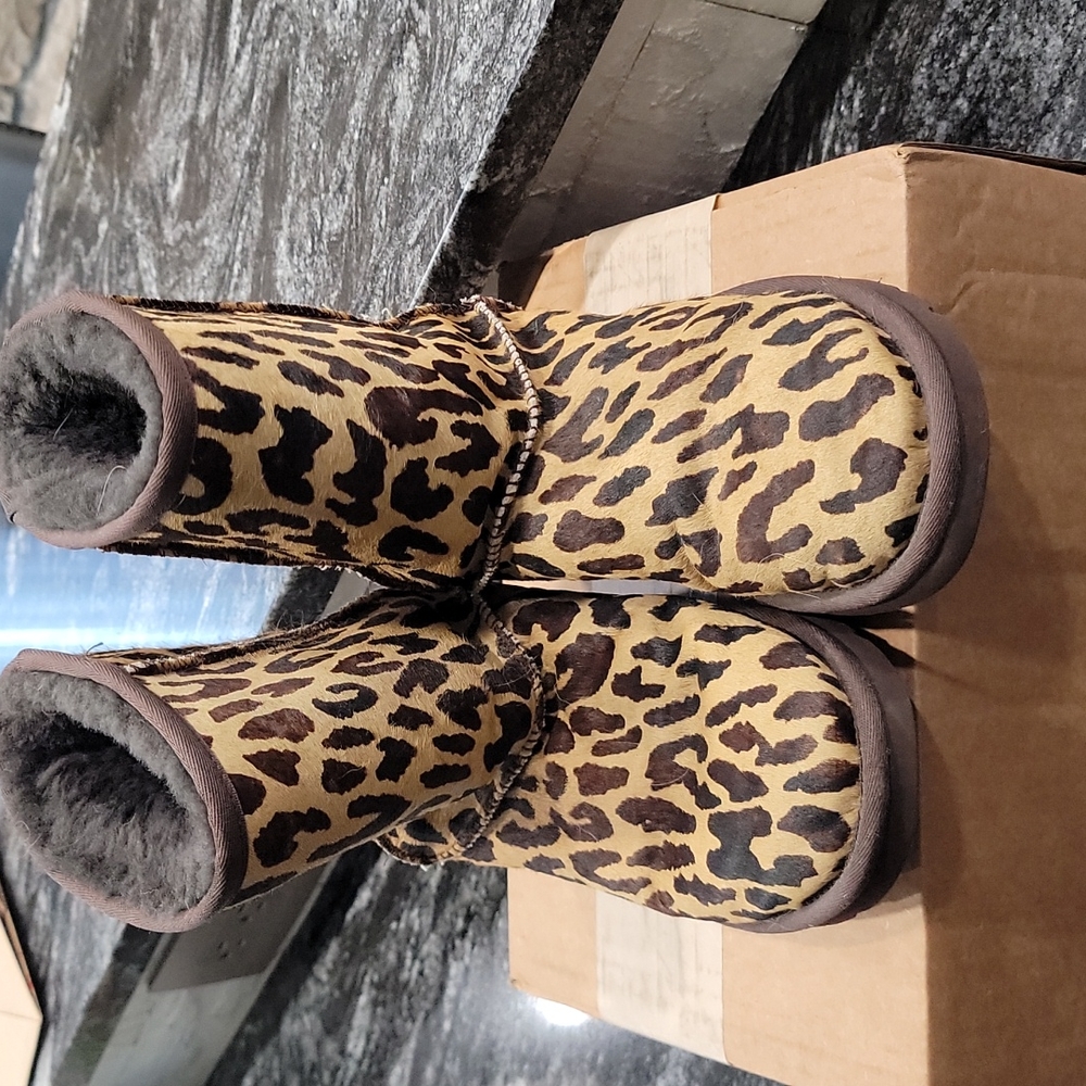 Ugg boots, cheetah print size 6, gently used